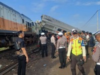 Ditjen KA Kirim Tim Evakuasi Kecelakaan 2 Kereta di Bandung