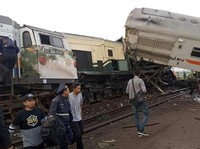 Polisi: Masinis Terjepit di Tabrakan Kereta Turangga VS Bandung Raya