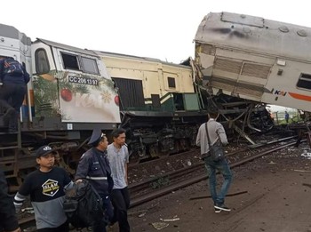Polisi: Masinis Terjepit di Tabrakan Kereta Turangga VS Bandung Raya