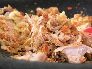Asyik! Pemilih Pemula di Nganjuk Bisa Makan Geprek Gratis Usai Nyoblos