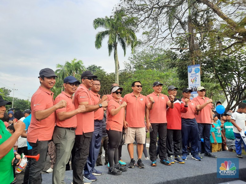 Jalan Santai HUT Inalum ke 48, di Lapangan Utama Tanjung Gading, Sei Suka, Batu Bara, Sumatera Selatan. Sabtu (6/1/2023). (CNBC Indonesia/Firda Dwi Muliawati) Jalan Santai HUT Inalum ke 48, di Lapangan Utama Tanjung Gading, Sei Suka, Batu Bara, Sumatera Selatan. Sabtu (6/1/2023). (CNBC Indonesia/Firda Dwi Muliawati)
