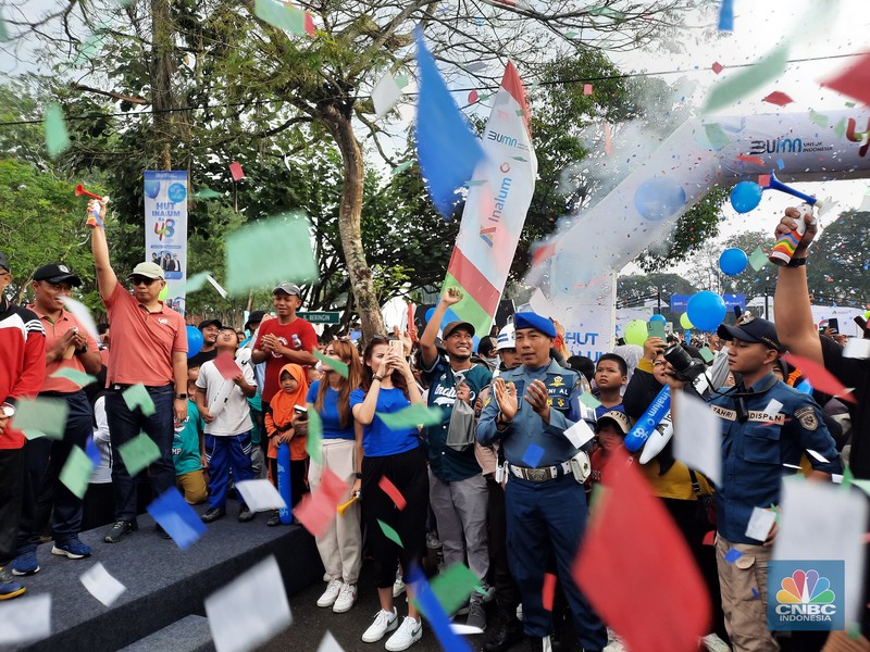 Jalan Santai HUT Inalum ke 48, di Lapangan Utama Tanjung Gading, Sei Suka, Batu Bara, Sumatera Selatan. Sabtu (6/1/2023). (CNBC Indonesia/Firda Dwi Muliawati) Jalan Santai HUT Inalum ke 48, di Lapangan Utama Tanjung Gading, Sei Suka, Batu Bara, Sumatera Selatan. Sabtu (6/1/2023). (CNBC Indonesia/Firda Dwi Muliawati)