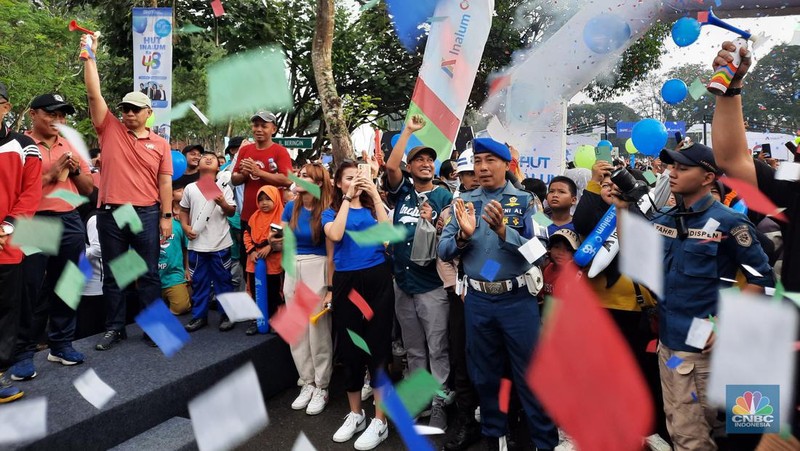Jalan Santai HUT Inalum ke 48, di Lapangan Utama Tanjung Gading, Sei Suka, Batu Bara, Sumatera Selatan. Sabtu (6/1/2023). (CNBC Indonesia/Firda Dwi Muliawati)