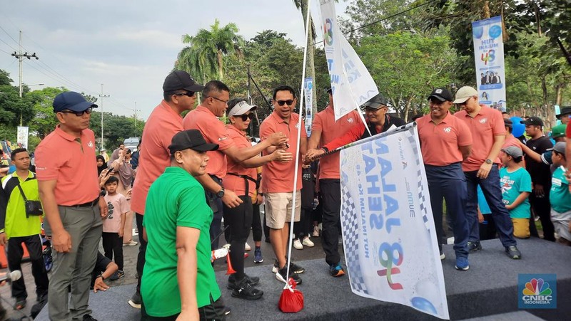 Jalan Santai HUT Inalum ke 48, di Lapangan Utama Tanjung Gading, Sei Suka, Batu Bara, Sumatera Selatan. Sabtu (6/1/2023). (CNBC Indonesia/Firda Dwi Muliawati)
