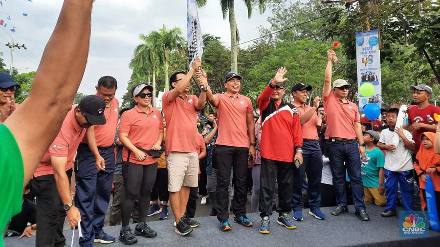 Jalan Santai HUT Inalum ke 48, di Lapangan Utama Tanjung Gading, Sei Suka, Batu Bara, Sumatera Selatan. Sabtu (6/1/2023). (CNBC Indonesia/Firda Dwi Muliawati)
