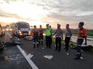 Kecelakaan Minibus vs Truk di KM 246 Tol Kanci Pejagan Brebes, 3 Orang Tewas