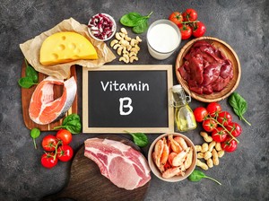 Orang dengan Kondisi Ini Sebaiknya Rutin Minum Vitamin B Kompleks