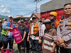 Pertamina-Hiswana Migas Salurkan Bantuan untuk Korban Banjir Kerinci