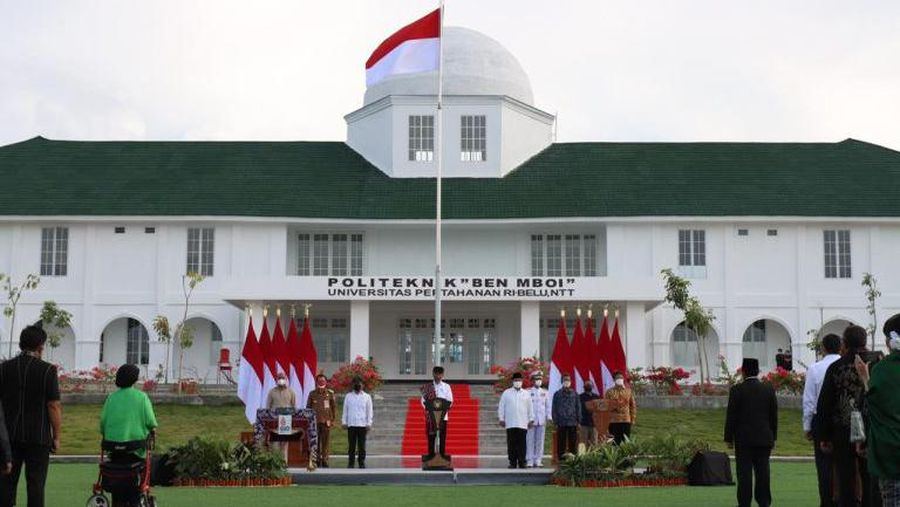 Presiden Joko Widodo meresmikan Politeknik Pertahanan Ben Mboi di Atambua, Kabupaten Belu, Provinsi NTT, 24 Maret 2022