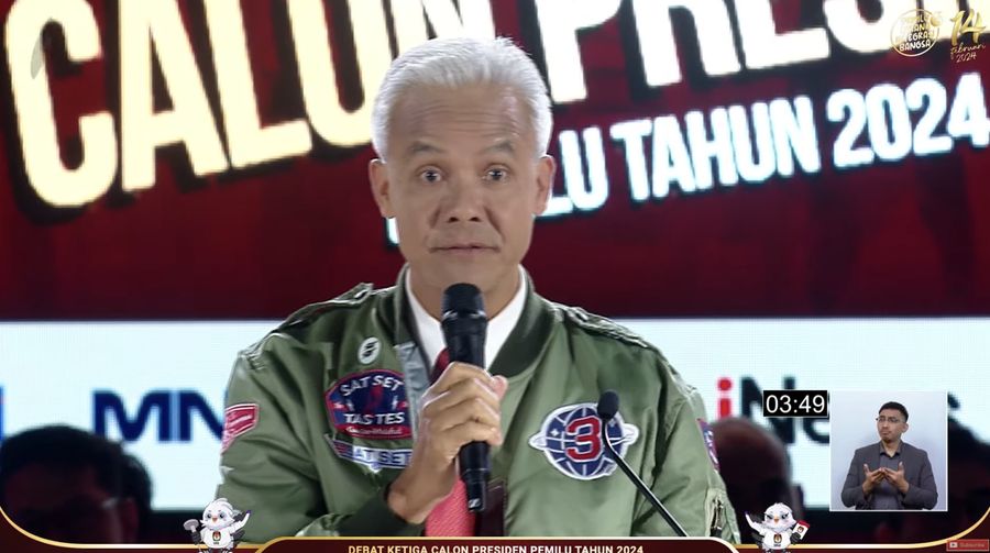 Bakal calon Presiden (Capres) Ganjar Pranowo nomor urut 3, saat menyampaikan visi dan misi dalam debat ketiga yang digelar di Istora Senayan, kompleks Gelora Bung Karno (GBK) pada Minggu (7/1/2024). (Tangkapan layar Youtube KPU RI)