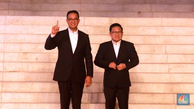 Pendukung Prabowo dalam debat ketiga yang digelar di Istora Senayan, kompleks Gelora Bung Karno (GBK) pada Minggu (7/1/2024). (CNBC Indonesia/Faisal Rahman)
