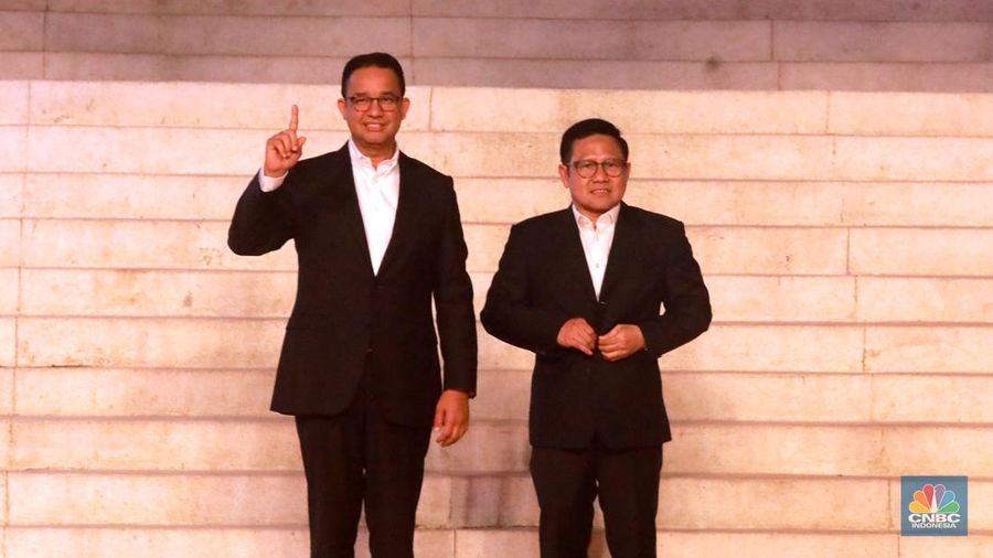 Pendukung Prabowo dalam debat ketiga yang digelar di Istora Senayan, kompleks Gelora Bung Karno (GBK) pada Minggu (7/1/2024). (վ/Faisal Rahman)