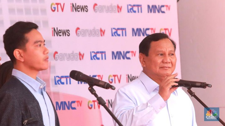 Komen Netizen ke Prabowo Usai Debat Capres, El Gemoy hingga Omon