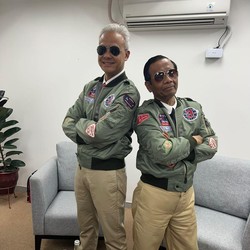 Ganjar-Mahfud Pakai Jaket Bomber Ala Film Top Gun, Ini Maknanya