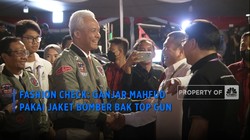 Video: Fashion Check: Ganjar Mahfud Pakai Jaket Bomber Bak Top Gun