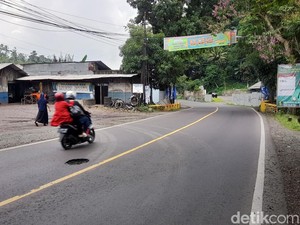 AHY Buka-bukaan Kualitas Jalan Kabupaten-Kota Masih Buruk