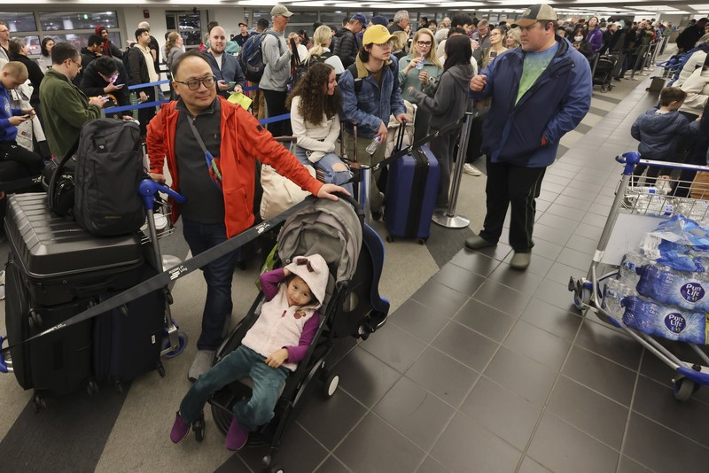 Maskapai penerbangan Amerika Serikat (AS) Alaska Airlines mengandangkan seluruh armada Boeing 737 Max 9 menyusul insiden pada salah satu unitnya. (AP Photo/Craig Mitchelldyer) Maskapai penerbangan Amerika Serikat (AS) Alaska Airlines mengandangkan seluruh armada Boeing 737 Max 9 menyusul insiden pada salah satu unitnya. (AP Photo/Craig Mitchelldyer)