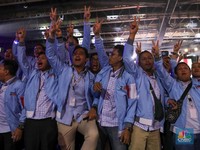 Potret Heboh Pendukung Debat Capres, dari Teriak sampai Salat Jamaah
