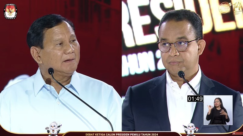 Pendukung Prabowo dalam debat ketiga yang digelar di Istora Senayan, kompleks Gelora Bung Karno (GBK) pada Minggu (7/1/2024). (վ/Faisal Rahman)