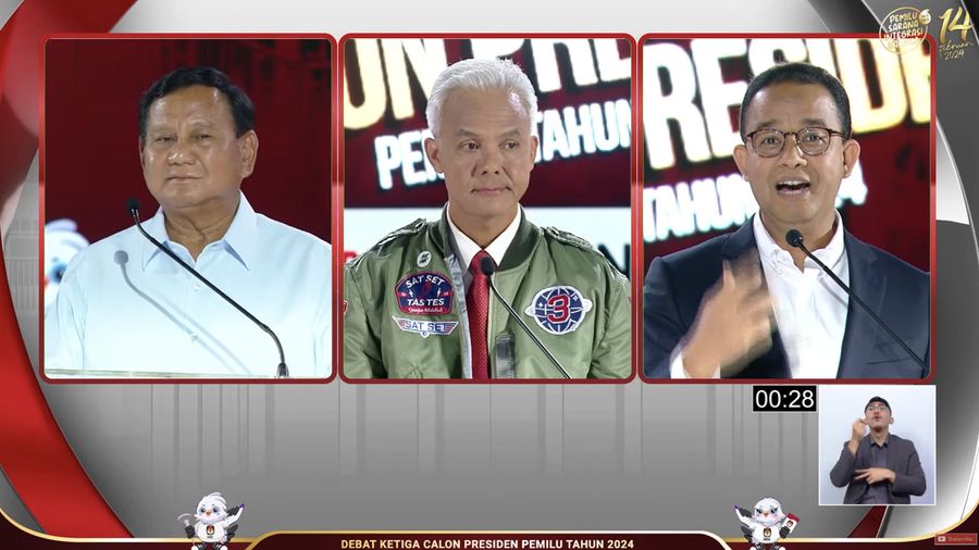 Prabowo Subianto, Ganjar Pranowo dan Anies Baswedan saat debat Capres di Jakarta (Tangkapan layar Youtube KPU RI)