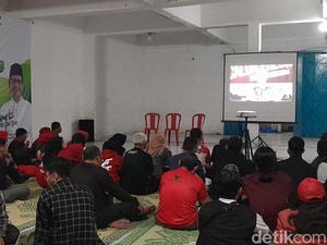 TPD Ganjar-Mahfud Solo Gelar Nobar Debat, Suasana Riuh