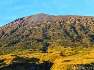 Rencana Pembangunan Kereta Gantung Rinjani Ditolak Pemangku Adat