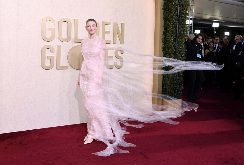 Amanda Seyfried menghadiri Penghargaan Golden Globes Tahunan ke-81 di Beverly Hills, California, AS, 7 Januari 2024. (REUTERS/Mike Blake) Amanda Seyfried menghadiri Penghargaan Golden Globes Tahunan ke-81 di Beverly Hills, California, AS, 7 Januari 2024. (REUTERS/Mike Blake)