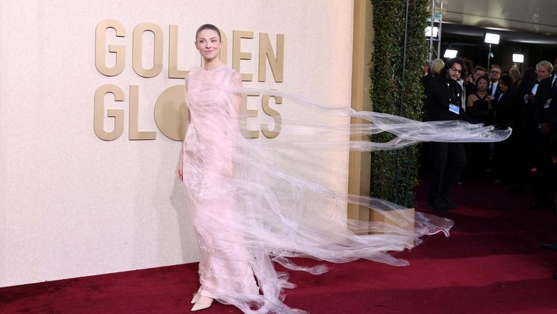 Amanda Seyfried menghadiri Penghargaan Golden Globes Tahunan ke-81 di Beverly Hills, California, AS, 7 Januari 2024. (REUTERS/Mike Blake)