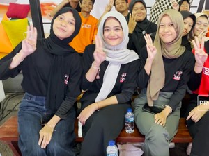 Video: Intip Kemeriahan Nobar Debat Pendukung Capres 2024