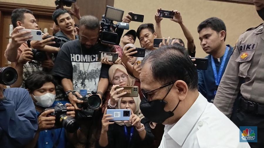 Mantan pejabat Ditjen Pajak Rafael Alun Trisambodo akan menghadapi sidang pembacaan vonis hari ini. (CNBC Indonesia/
Rosseno Aji)