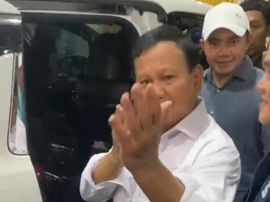 Momen Prabowo Pose Silat di GBK usai Jawab Pertanyaan soal Pertahanan