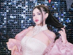 Novi Rizki Bikin Getar Cikini, Banjir Saweran dari Para Artis
