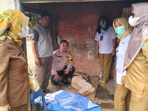 Wanita Tanpa Identitas Ditemukan Tewas Depan Ruko Bangunan di Palembang