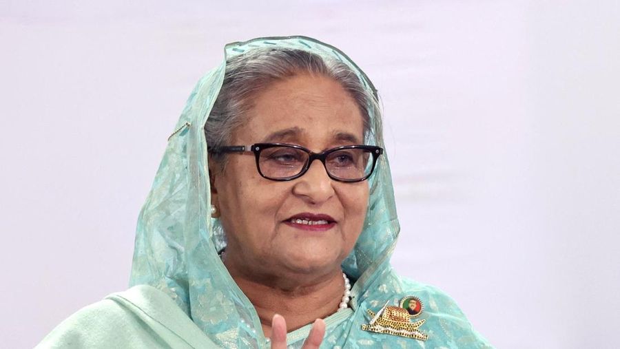 Perdana Menteri Petahanan Bangladesh, Sheikh Hasina, memenangkan pemilihan umum (pemilu) untuk kelima kalinya pada Minggu (7/1) di tengah berbagai kontroversi yang mewarnai pemilu. (via REUTERS/PRIME MINISTER'S OFFICE)