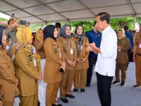 DPR Sahkan RUU Desa: Jabatan Kades Jadi 8 Tahun & Sampai 2 Periode