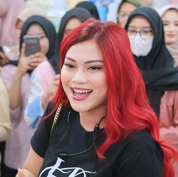 Ditjen Pajak Colek Selebgram Pamer Duit di Medsos, Ini Tujuannya!