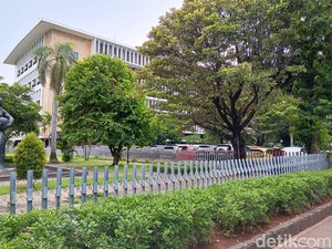 Sudah Hilang dan Jadi Lahan Parkir, Ini Stasiun Pertama yang Ada di Jakarta