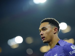Diganggu Wanita Cabul, Alexander Arnold Sampai Sewa Pengawal