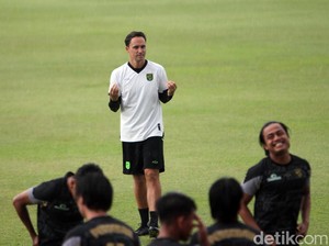 Paul Munster Ungkap Persiapan Persebaya Jelang Lawan PSIS di Liga 1