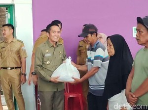 Warga Harapkan Bantuan Sembako dari Pj Walkot Palembang Diberi Sebulan Sekali