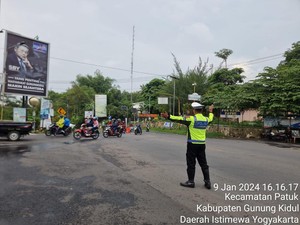 Lalin Jalan Wonosari Sore Ini Landai, Hati-hati di Tikungan