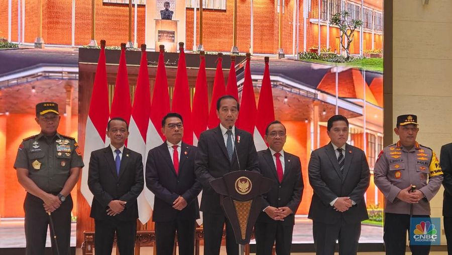 Presiden Joko Widodo di Halim Perdanakusuma, Jakarta. (CNBC Indonesia/Emir Yanwardhana)