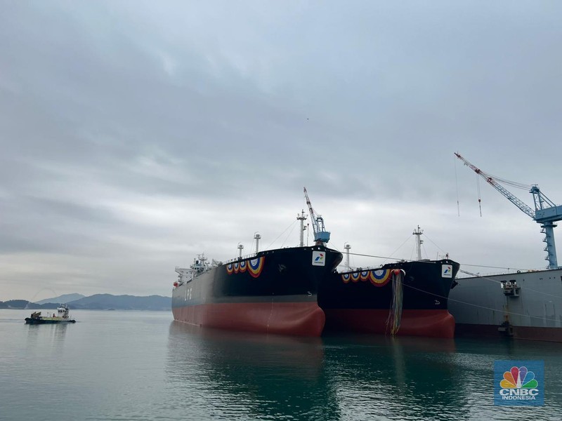 PT Pertamina International Shipping (PIS) mendatangkan dua kapal tanker baru buatan Hyundai, Korea Selatan. Tanker tersebut khusus untuk mengangkut muatan LPG dan amonia. PT Pertamina International Shipping (PIS) mendatangkan dua kapal tanker baru buatan Hyundai, Korea Selatan. Tanker tersebut khusus untuk mengangkut muatan LPG dan amonia. (CNBC Indonesia/Wahyu Daniel)