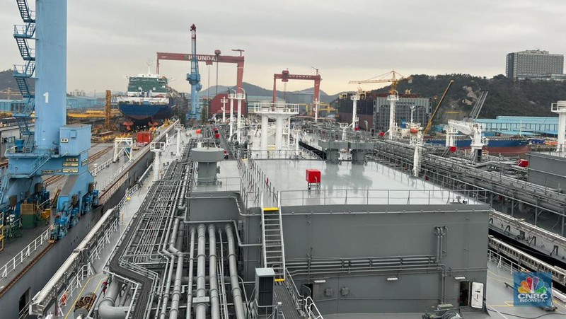PT Pertamina International Shipping (PIS) mendatangkan dua kapal tanker baru buatan Hyundai, Korea Selatan. Tanker tersebut khusus untuk mengangkut muatan LPG dan amonia. (CNBC Indonesia/Wahyu Daniel)
