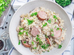 Resep Nasi Ayam dan Sosis yang Praktis Untuk Menu Sarapan atau Bekal