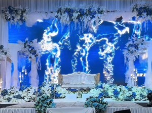 Tren Pernikahan Viral, Pelaminannya Bukan Dihias Bunga Tapi Pakai LED
