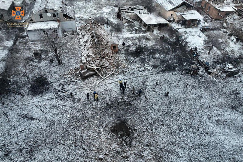Pecahan rudal Korea Utara yang digunakan Rusia untuk menyerang Kharkiv, Ukraina. (REUTERS/Vyacheslav Madiyevskyy) Pecahan rudal Korea Utara yang digunakan Rusia untuk menyerang Kharkiv, Ukraina. (REUTERS/Vyacheslav Madiyevskyy)