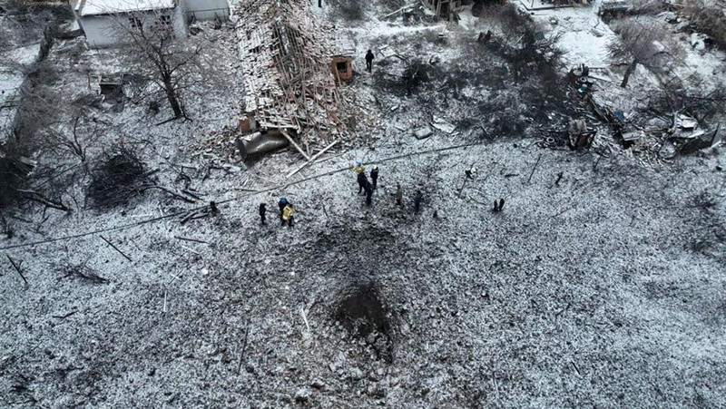 Pecahan rudal Korea Utara yang digunakan Rusia untuk menyerang Kharkiv, Ukraina. (REUTERS/Vyacheslav Madiyevskyy)