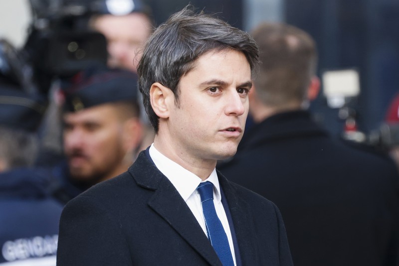 Gabriel Attal tiba untuk upacara serah terima, Selasa, 9 Januari 2024 di Paris. Gabriel Attal dinobatkan sebagai perdana menteri termuda di Prancis, ketika Presiden Emmanuel Macron mencari awal baru untuk sisa masa jabatannya di tengah meningkatnya tekanan politik dari kelompok sayap kanan. Gabriel Attal tiba untuk upacara serah terima, Selasa, 9 Januari 2024 di Paris. Gabriel Attal dinobatkan sebagai perdana menteri termuda di Prancis, ketika Presiden Emmanuel Macron mencari awal baru untuk sisa masa jabatannya di tengah meningkatnya tekanan politik dari kelompok sayap kanan. (Ludovic Marin, Pool via AP)