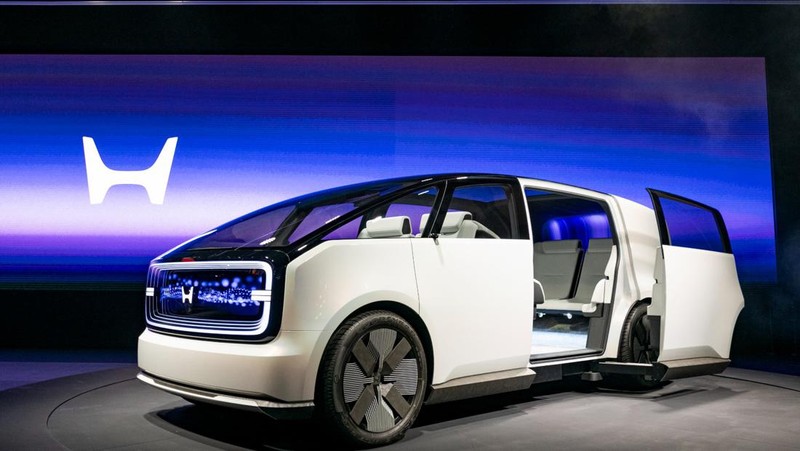 Honda memperkenalkan seri mobil listrik terbarunya yang dinamai Honda 0 Series, pada pameran Consumer Electrics Show (CES) 2024 di Las Vegas, Nevada, Amerika Serikat tanggal 10 – 12 Januari 2024. (Dok. Honda)